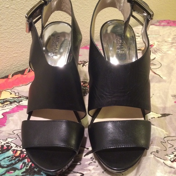KORS Michael Kors Shoes - Michael Kors Sexy Black Platform Heels AF13E Sz 9